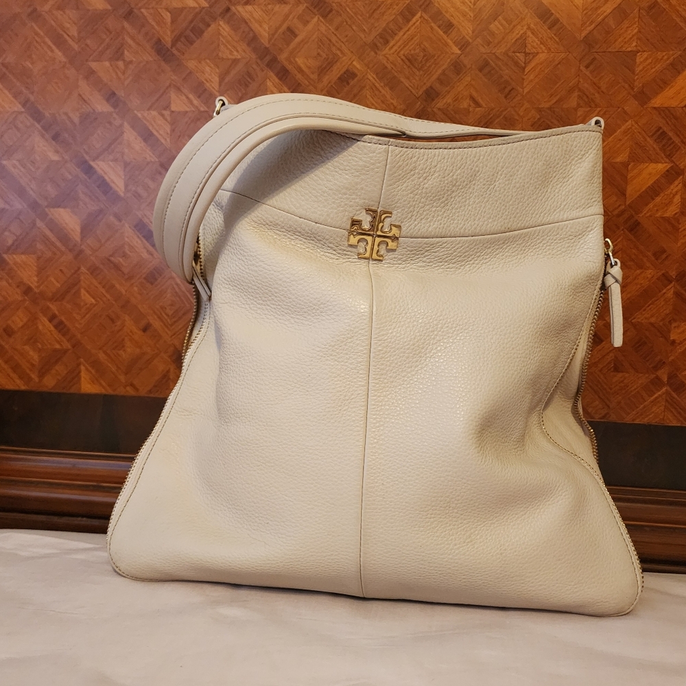 Tory Burch Ivy Pebbled Leather Hobo Cream/Shell